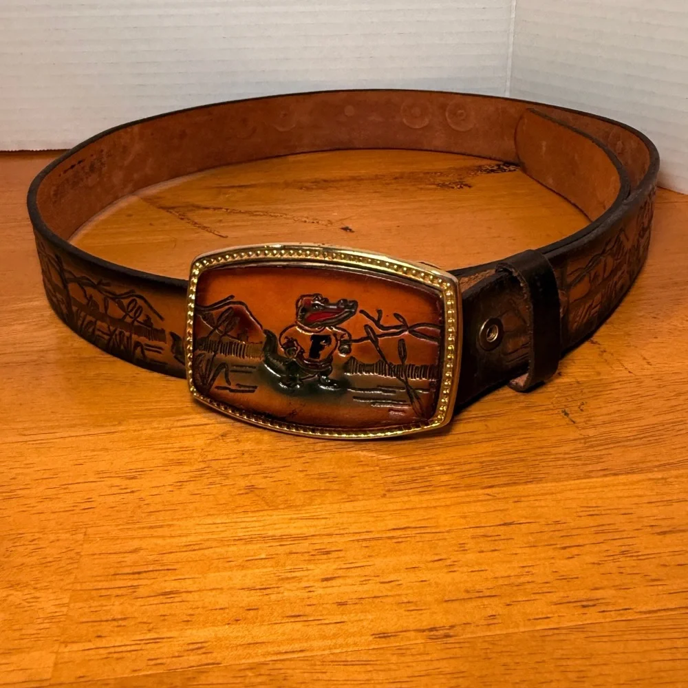 A lazy Day Leather Company vintage usa